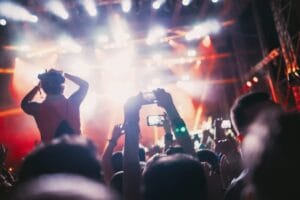 10 Once-Common Social Skills That Are Now Rare in the Social Media Era