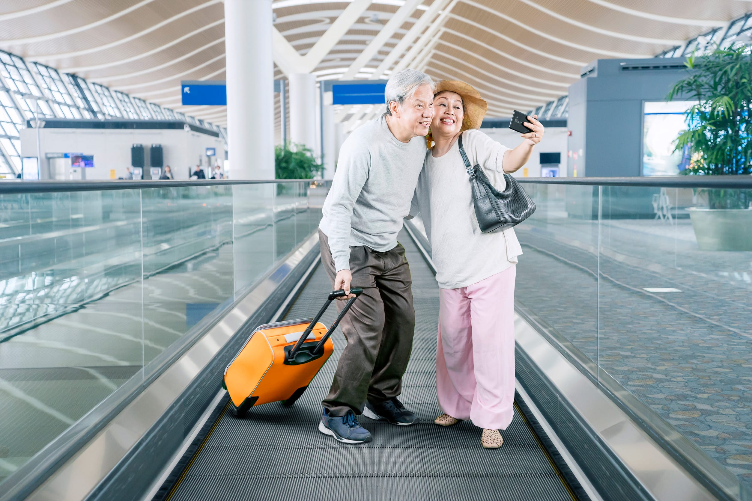 senior travel scams