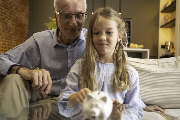 Teach Your Grandkids to Save: Money‑Banks That Make Finance Fun